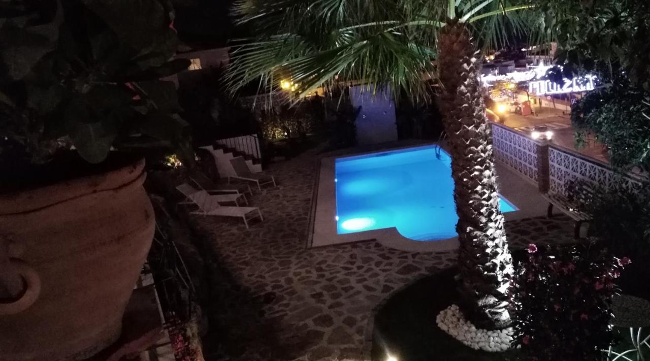 Hotel Boutique X Pueblo, Benalmádena Esterno foto
